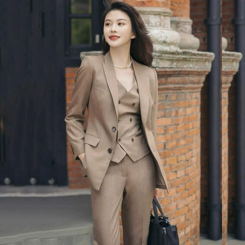 女款商务西服